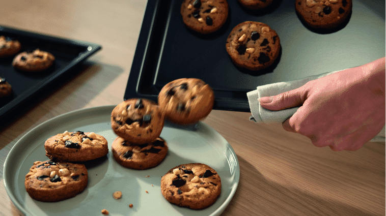 Miele's non stick accessories and oven compartments